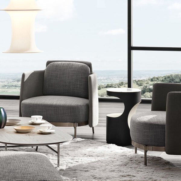 主4 Tape Luxury Armchair